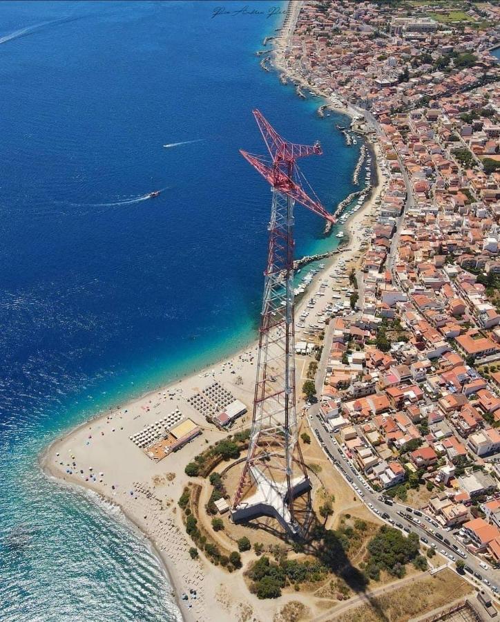 Tra Mare E Lago Torre di Faro Extérieur photo